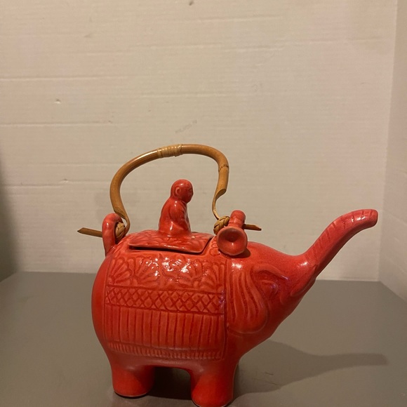 Buddha and the Ruby Elephant Teapot - Picture 3 of 5